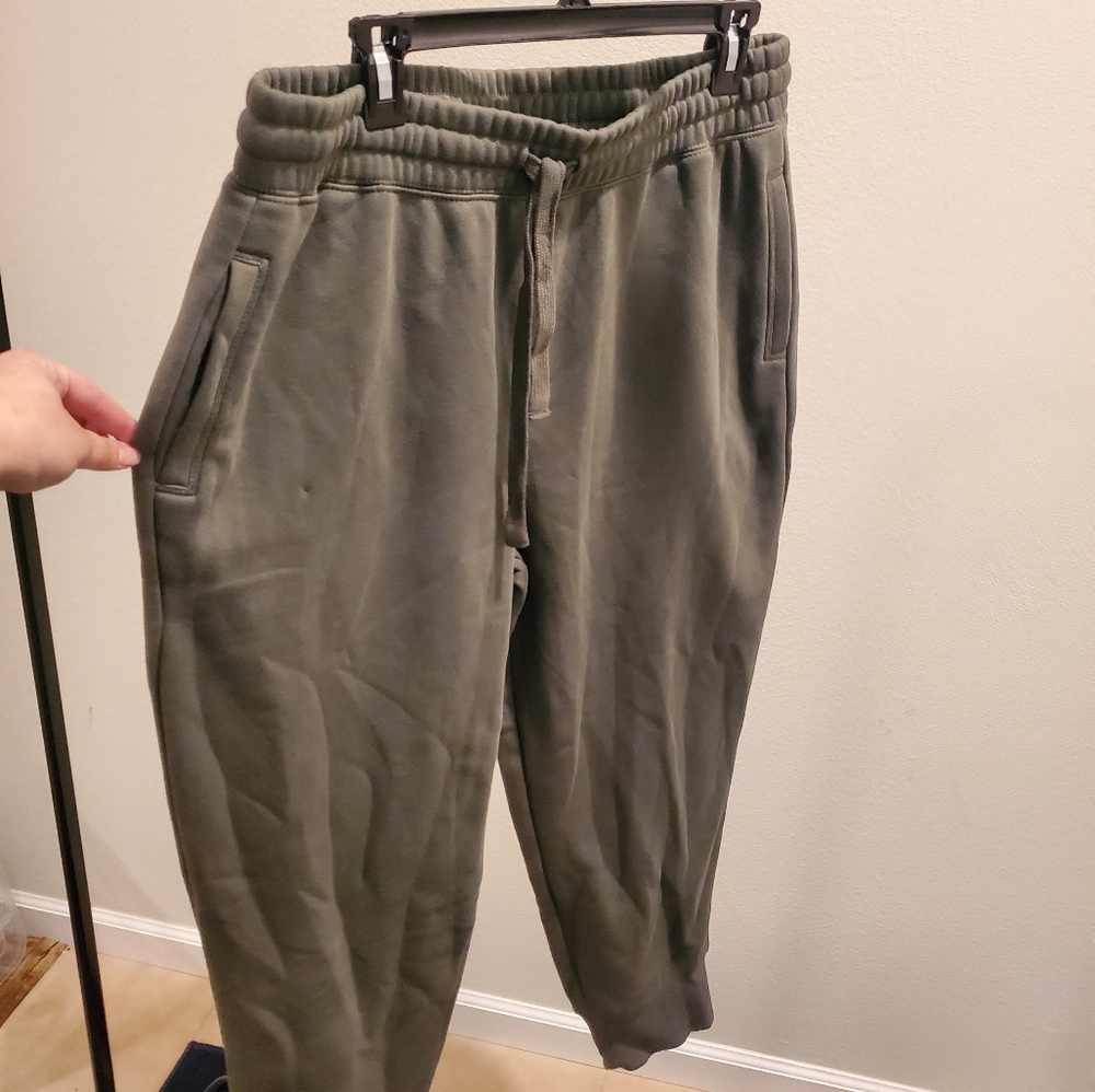OLIVE GREEN SWEATPANTS